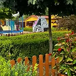 Lodge Stacja Lato Dla Rodzin Z Dziecmi *